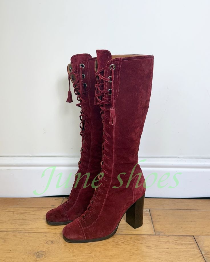 Western Cowgirl Boot - 女性用バーガンディフェイクスエードニーブーツ、レースアップ、ヴィンテージラウンドトゥ、タッセルデザイン、レトロウエスタンカウガールブーツ、パーティードレス、ランウェイサイズ