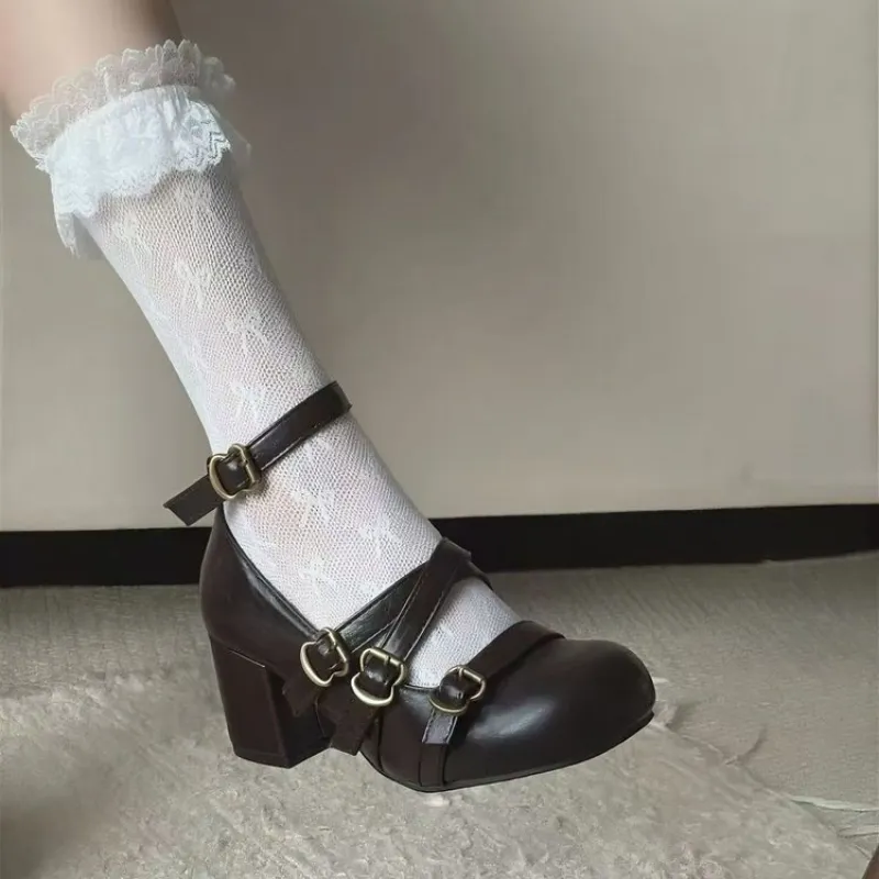 レディースチャンキーヒールメリージェーンパンプス、パテントレ - Women Shoes Size 7 のレビューと価格