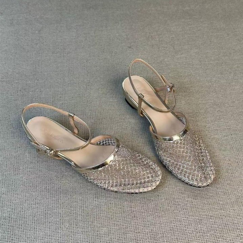 女性メッシュサンダルクリスタルシューズ高級フラットスリッパ  - Women Shoes Size 7 のレビューと価格