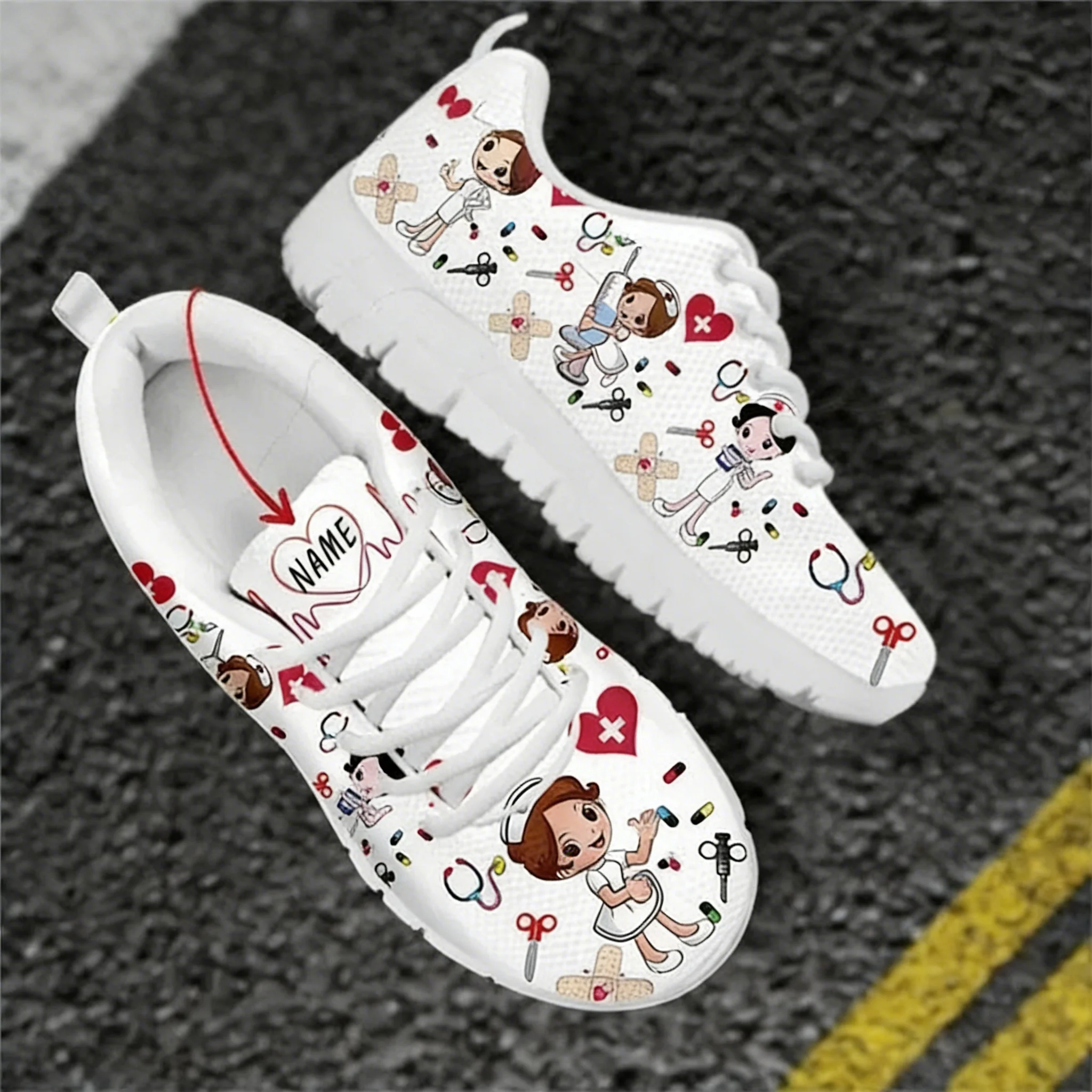 カスタムネームナースシューズ メッシュフラットスニーカー 女 - Women Shoes Name のレビューと価格