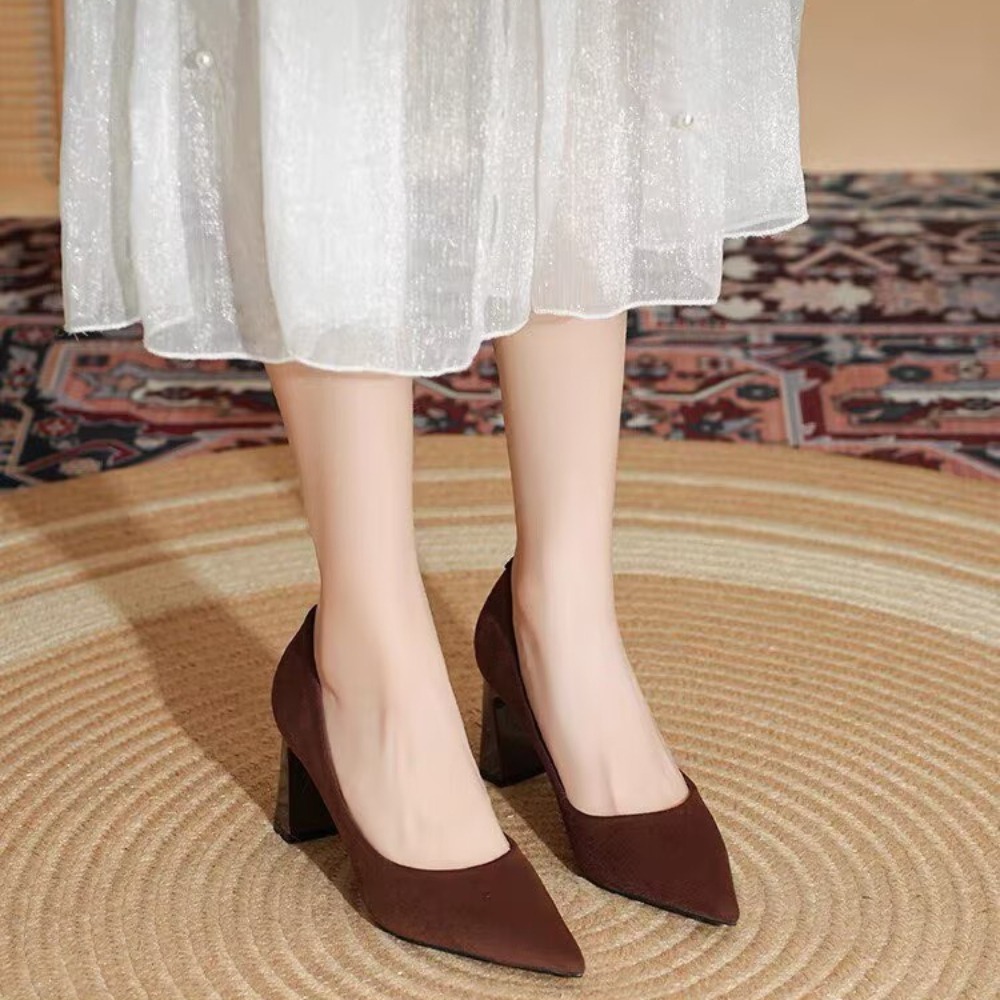 刺繍入りウエスタンカウボーイブーツ レトロポインテッドトゥ  - Western Cowgirl Boot のレビューと価格