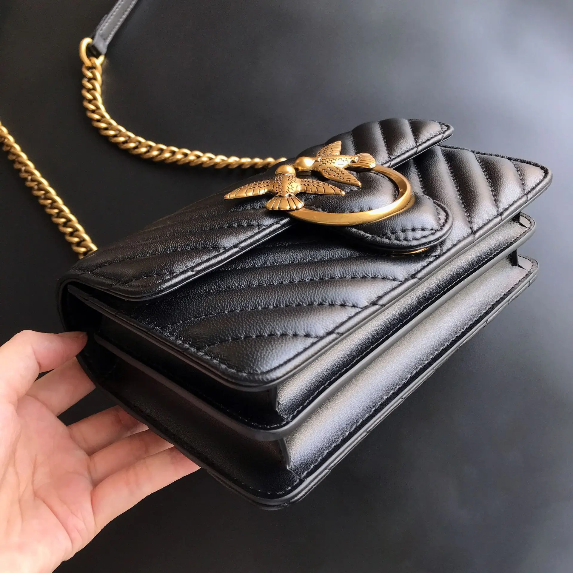 ギフト ピンコ同型 V字柄 ゴートスキン スワローバッグ 本 - Women'S Shoes Louis Vuitton のレビューと価格